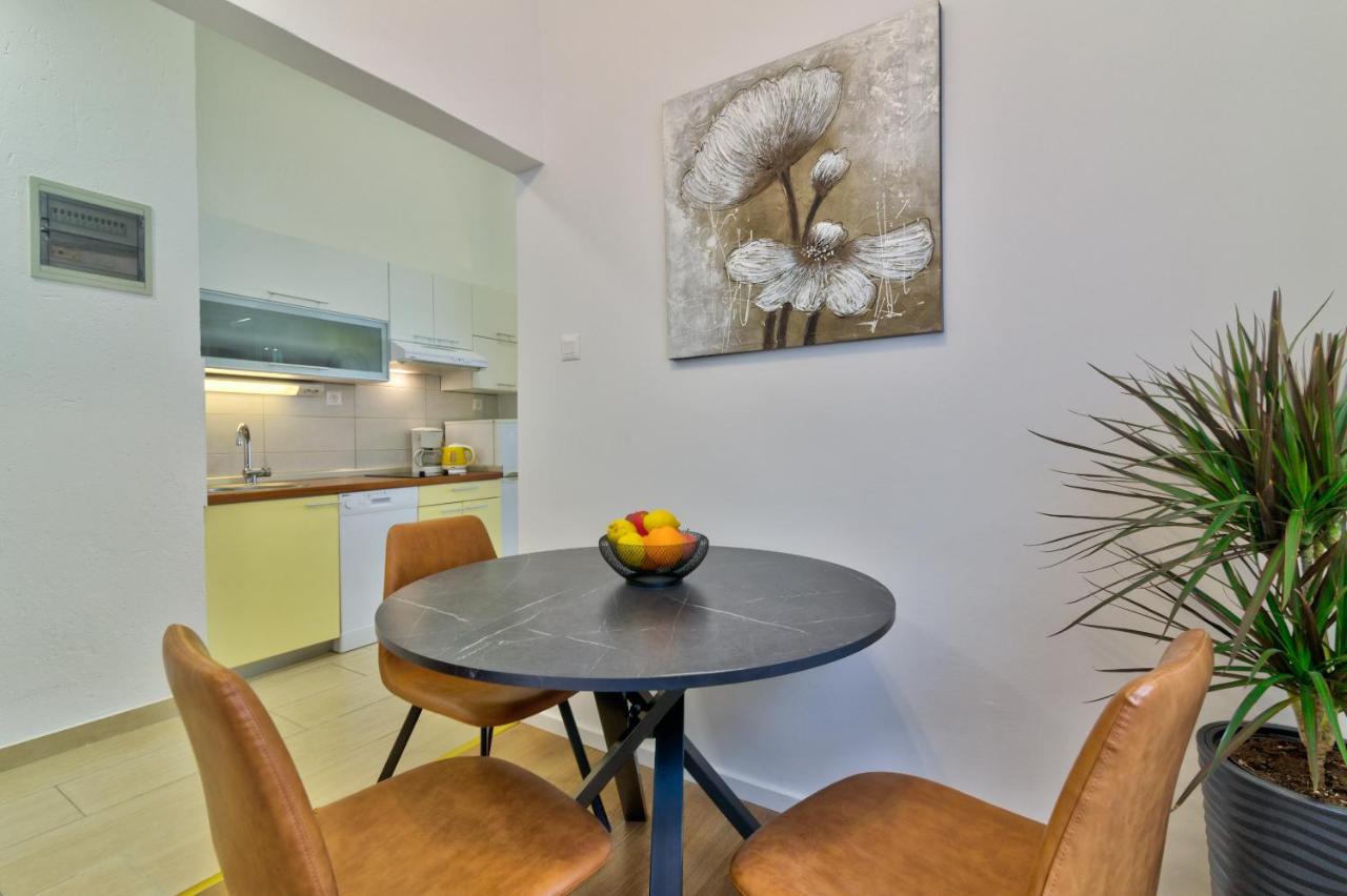 Apartments Bobinac セニ エクステリア 写真